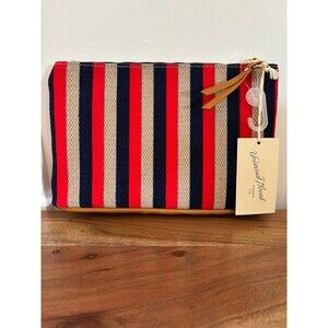 Universal Threads Zipper Clutch